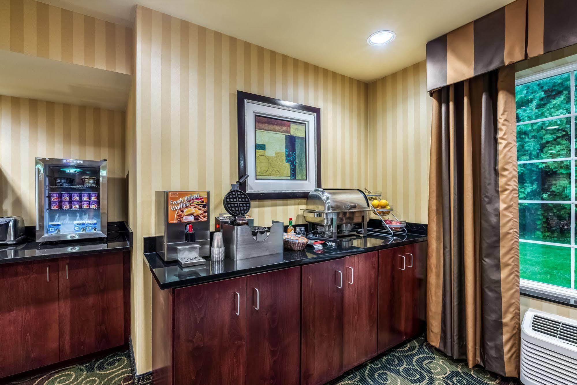 Cobblestone Inn&Suites - Vinton, IA Extérieur photo